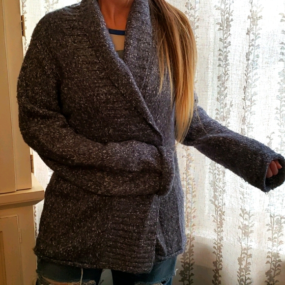 Ultra Fuzzy Wrap Up Saturday Anything Cardigan - Picture 3 of 16